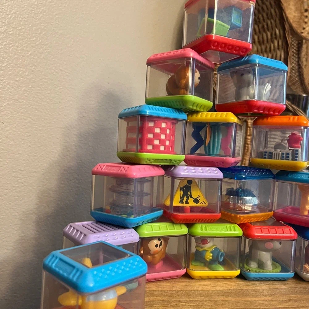 Vintage Fisher Price Peek A Boo Blocks Sensory Toy Lot Interactive Baby Cubes 16